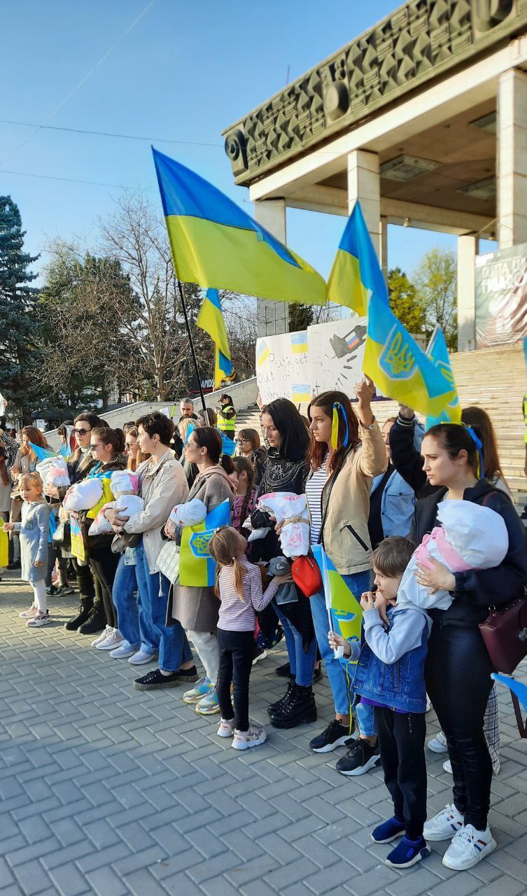 Марш Матерів у країнах Європи та Америки (фоторепортаж)