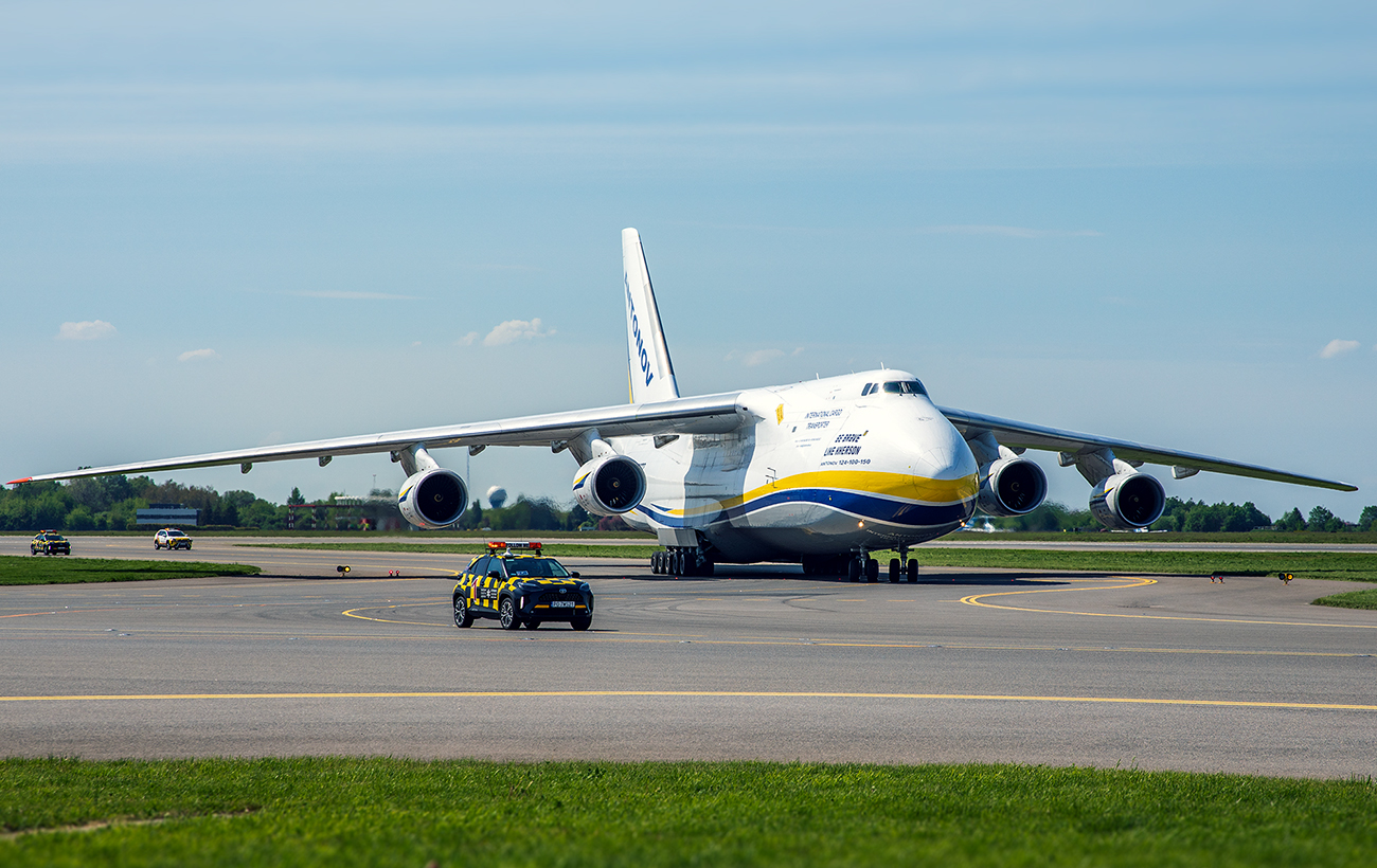 Найбільший вантажний літак. З'явилися фото доставки HIMARS українським &quot;Русланом&quot;