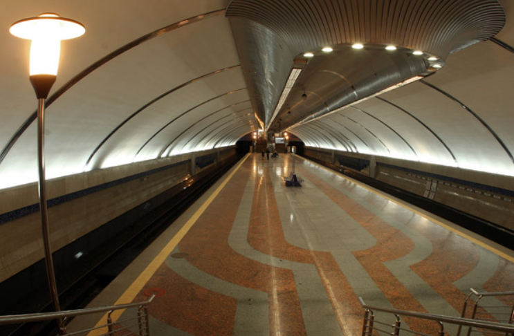 Ці станції метро у Києві з'явилися при Омельченку: ось так вони виглядають сьогодні (фото)