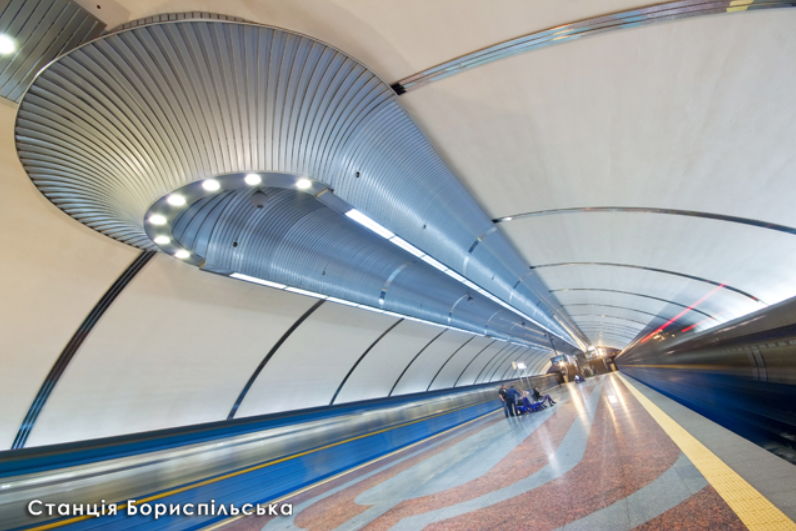 Ці станції метро у Києві з'явилися при Омельченку: ось так вони виглядають сьогодні (фото)