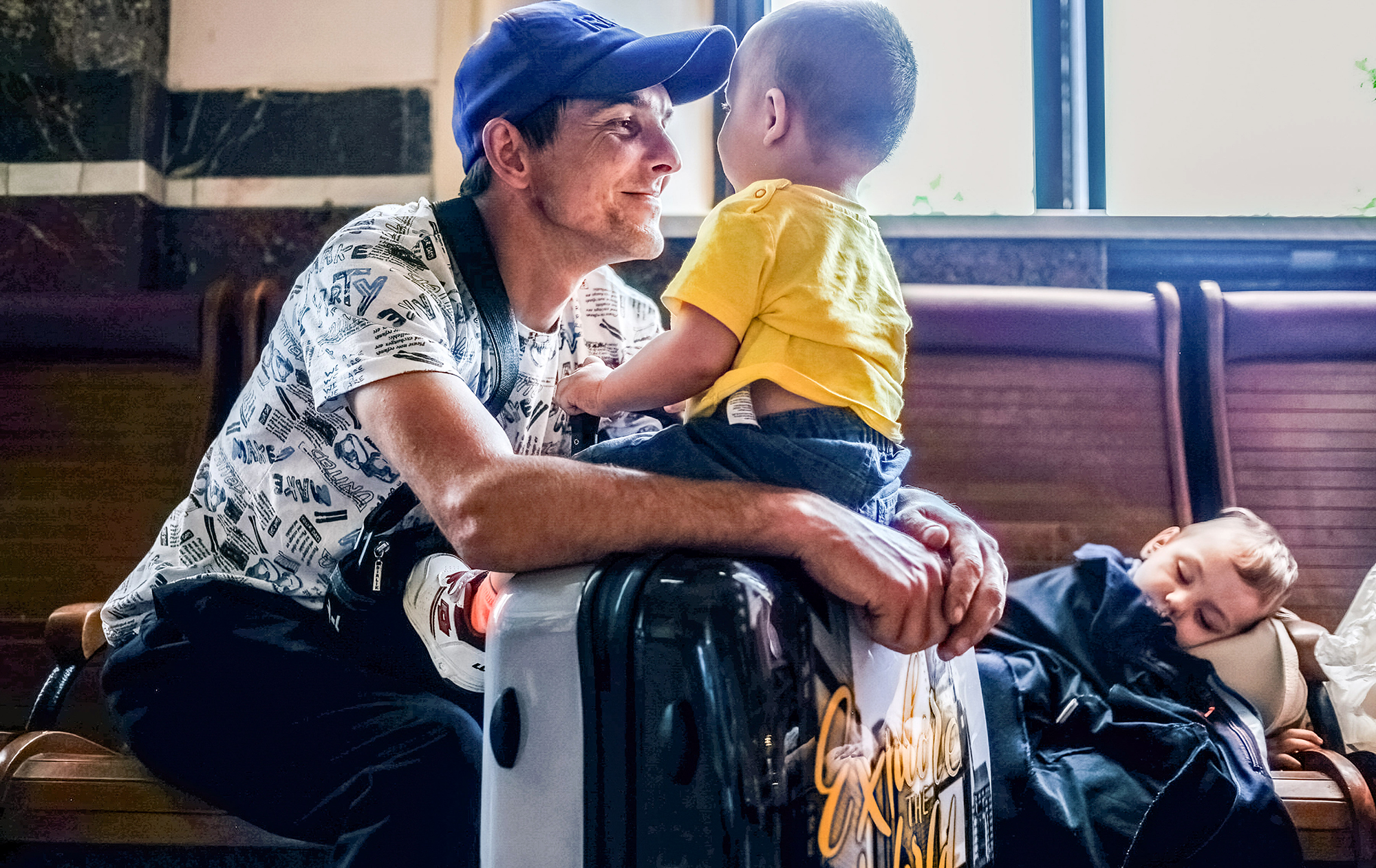 Не тільки переселенцям. Як отримати виплати від міжнародних організацій в Україні