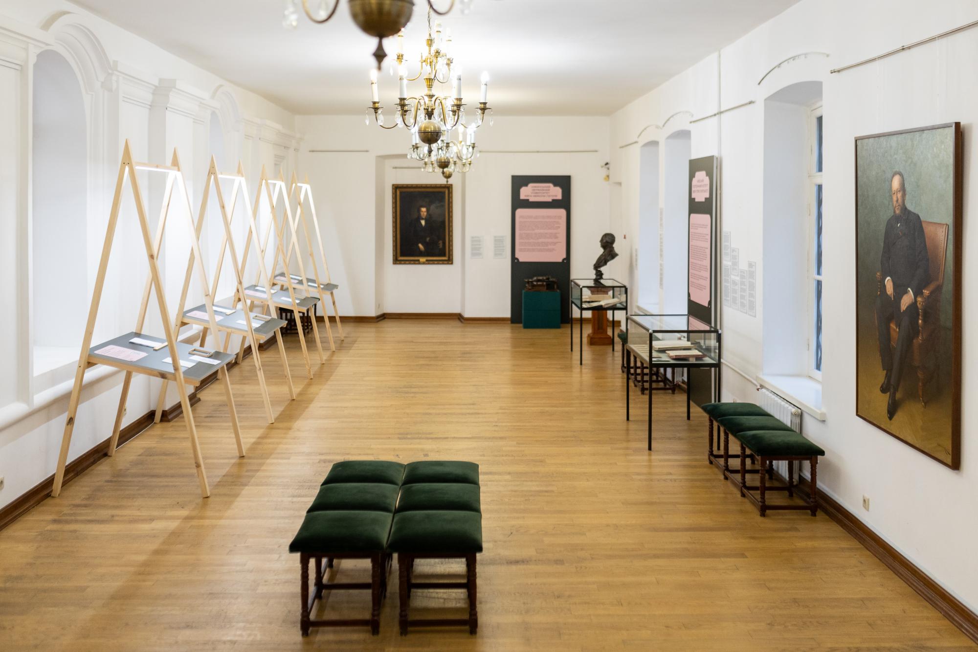 Від освіти до мистецтва: у Софії Київській відкрили виставку про українських меценатів