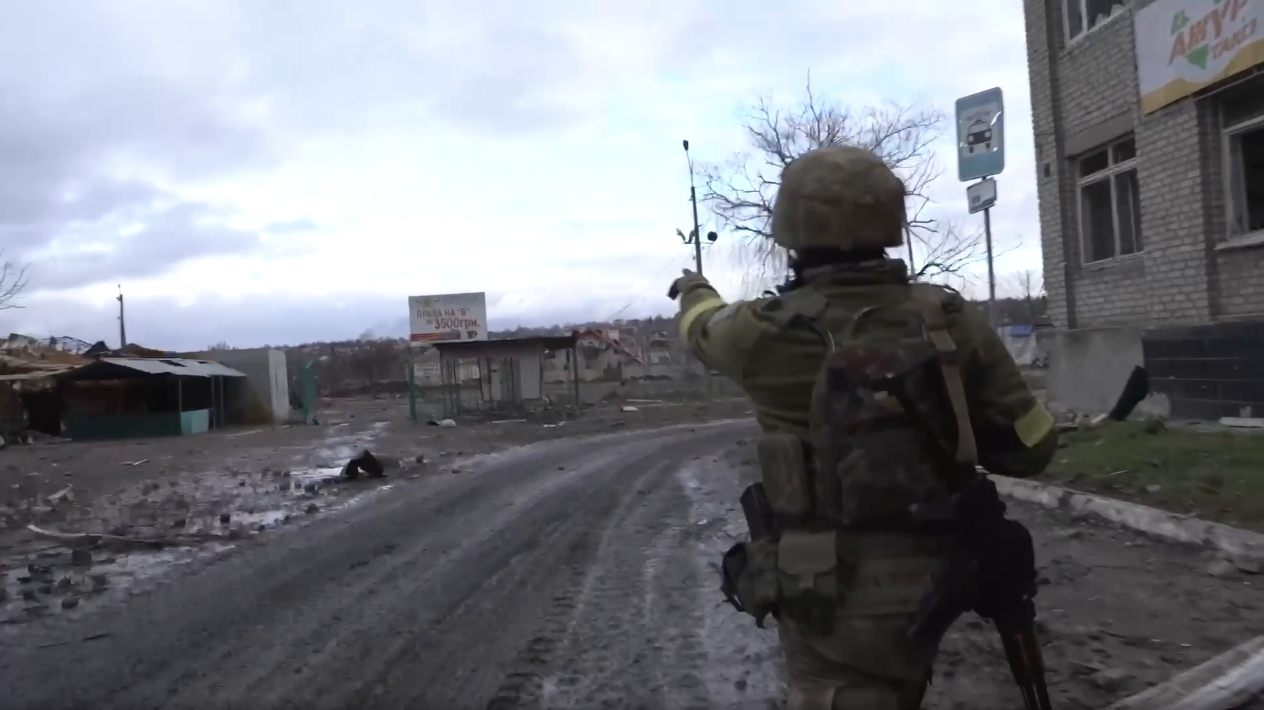 &quot;Бахмут - самая горячая точка планеты&quot;. Украинские снайперы рассказали о боях, которые ведутся в городе