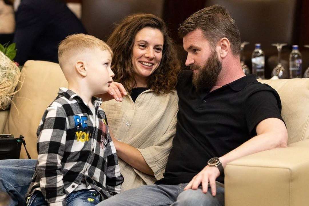 Легендарний азовець &quot;Калина&quot; Святослав Паламар став удруге батьком (відео)