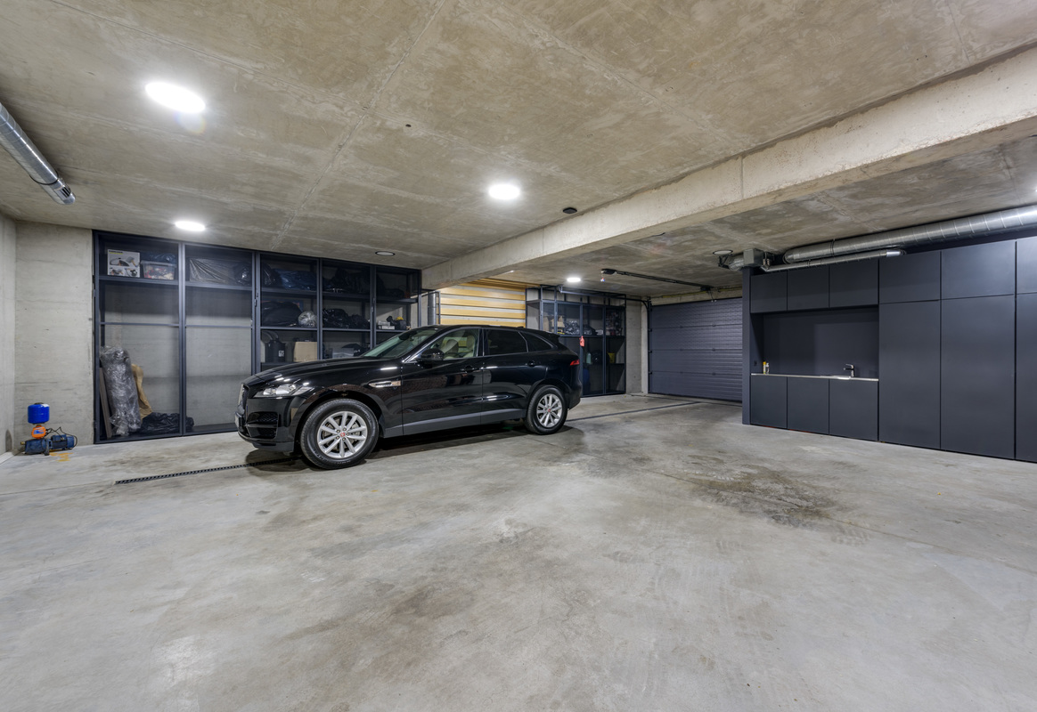 Царский кирпич и американский стиль. В Киеве сдают дом более чем за миллион гривен! (фото)