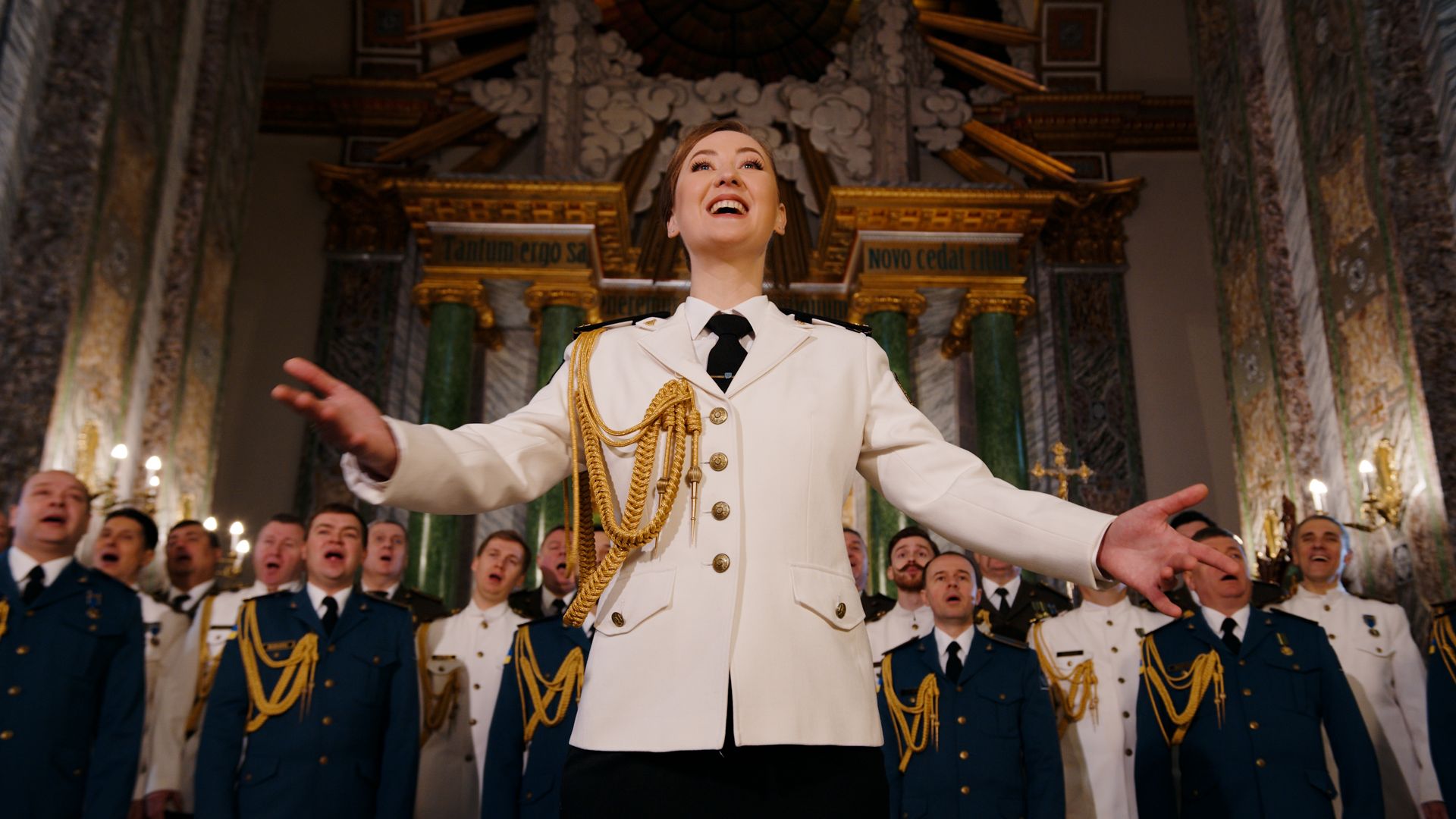 Щемлива молитва добра та миру у виконанні морпіхів, десантників і піхотинців розчулила українців