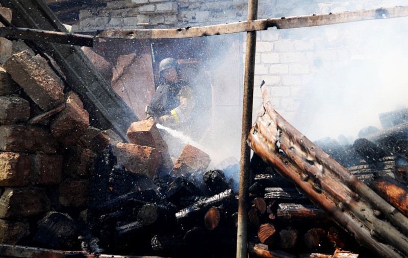 Massive Russian attack on Mykolaiv region leaves port and industrial site damaged