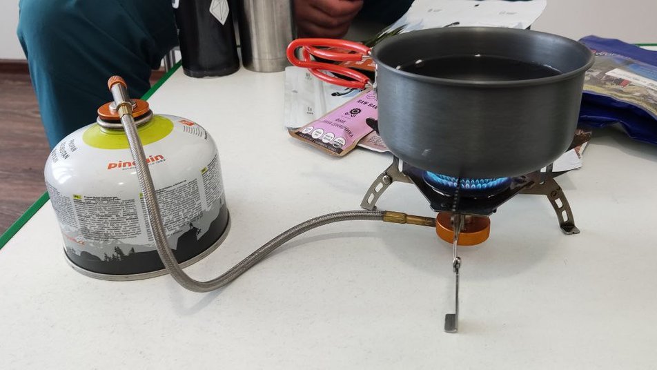 Як вижити у квартирі без газу та світла: досвідчений мандрівник радить ставити палатку