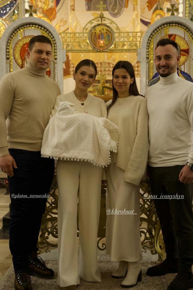 Блогерша-миллионница Саша Бо крестила дочь: трогательные фото таинства