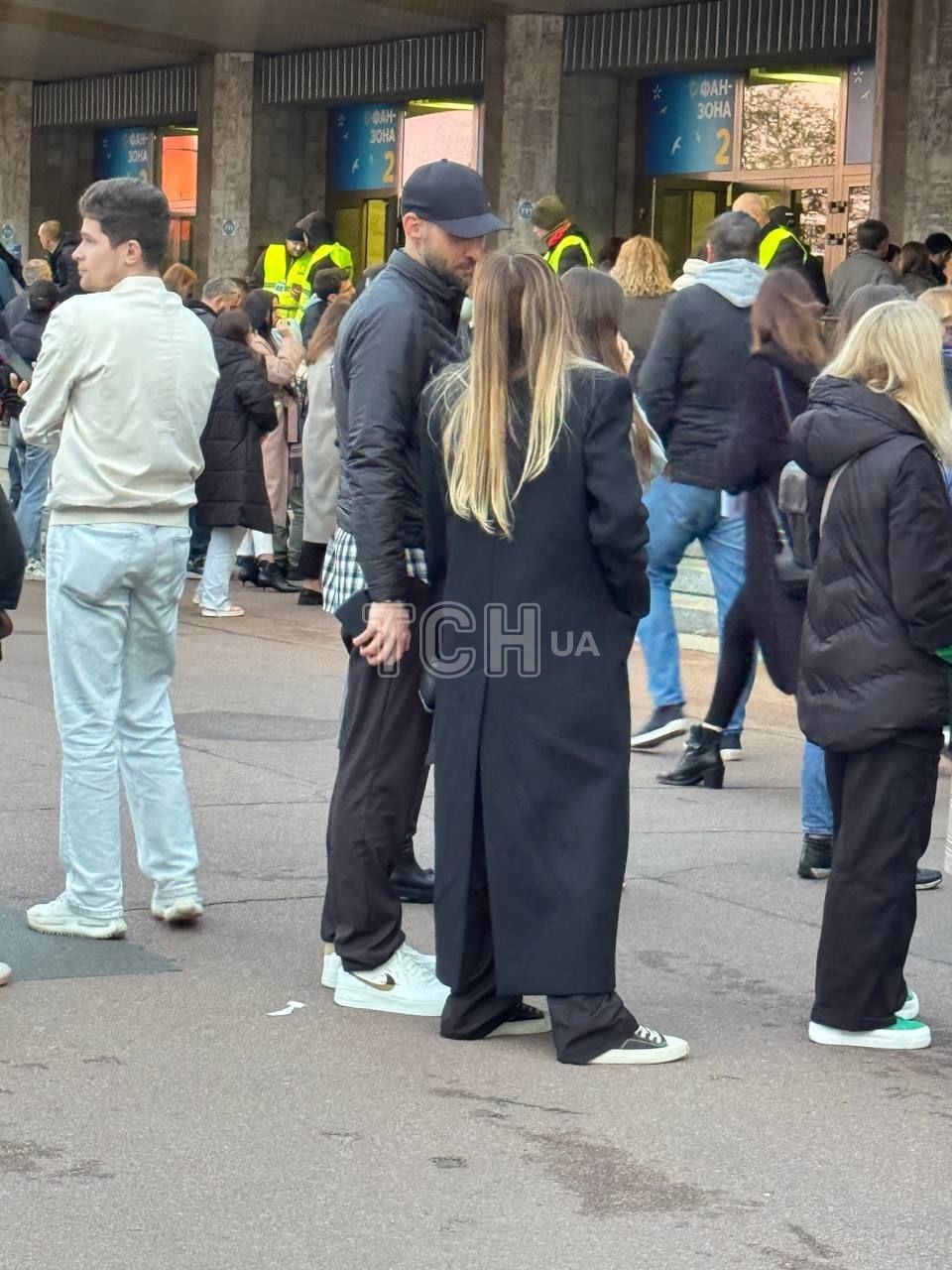 После развода с Меладзе Брежнева засветилась в компании загадочного мужчины (фото)