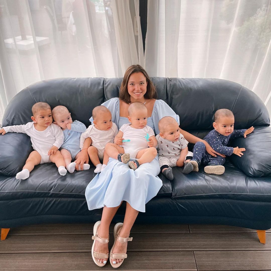 24-річна росіянка виховує 21 дитину від чоловіка-мільйонера: витрачає величезну суму на 16 няньок