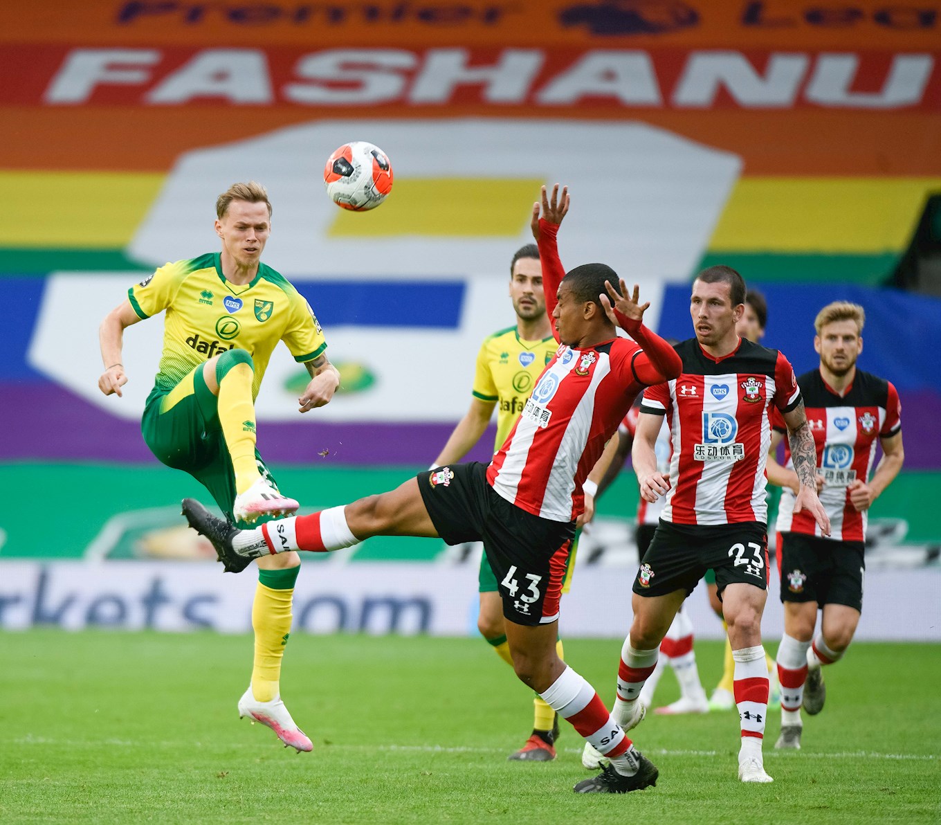 Гаяна змінила англійський футбол: гей-рекордсмен, одноклубник українця і брати-середняки