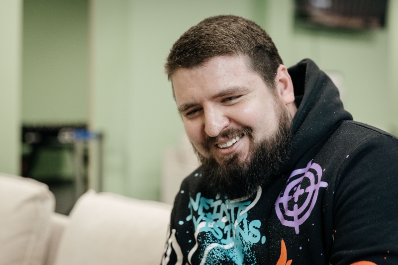 "Навіть після найважчого можна мріяти". Історія нацгвардійця, який переніс 25 операцій