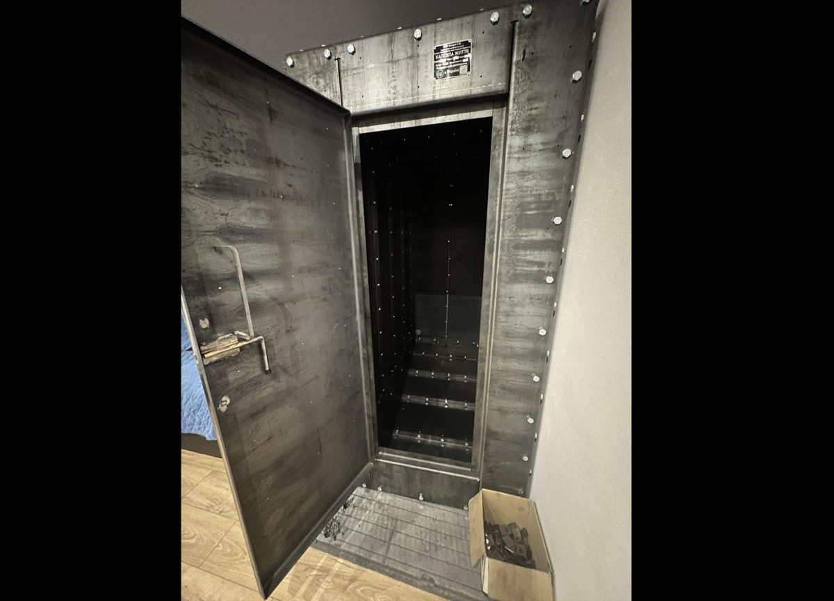 Украинец создал &quot;Капсулу жизни&quot; для защиты от ракетных обстрелов (фото и видео)