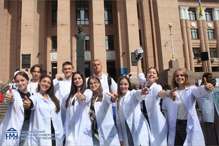 Надо ли бояться молодых врачей? Интервью с ректором НМУ им. Богомольца о качестве медобразования