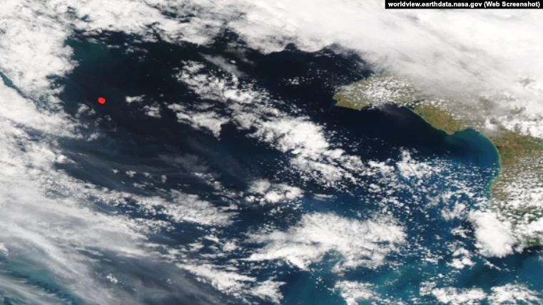 На &quot;вишках Бойка&quot; триває пожежа: супутниковий знімок NASA