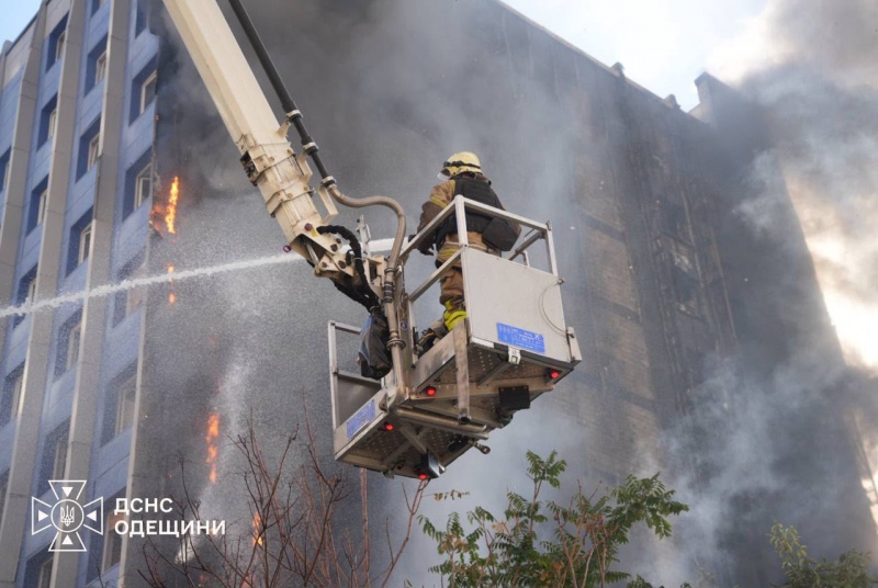 Double strike: Rescuers show aftermath of Russian attack on central Odesa