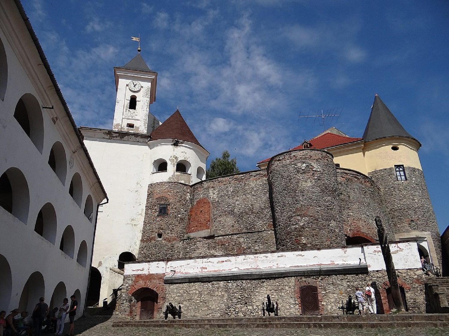 У які 5 популярних місць України поїхати в листопаді, коли там немає натовпів туристів
