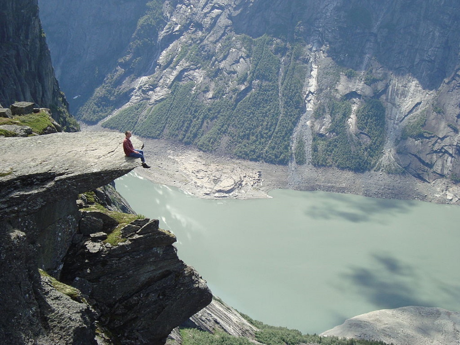 6 самых опасных мест на планете, куда едут только &quot;безбашенные&quot; экстремалы