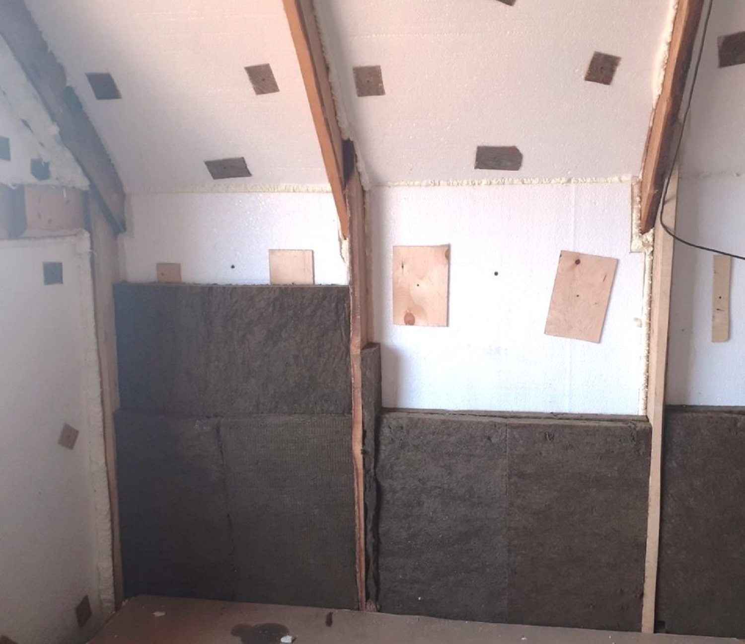 Стоимость утепления дома 2025. Сколько стоит пенополистирол, другие материалы и работа