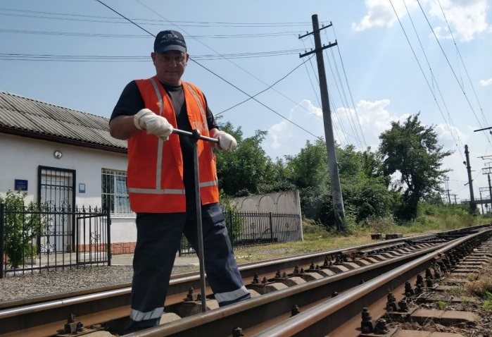 Военнообязанным мужчинам в Украине разрешили уезжать заграницу: кому дали &quot;зеленый свет&quot;