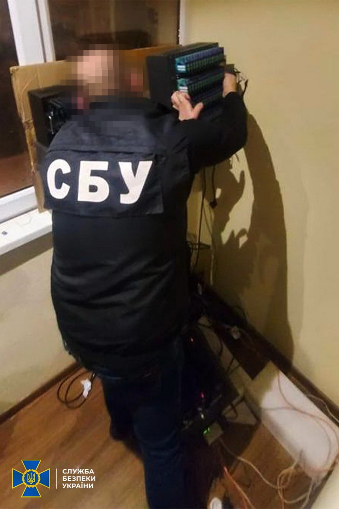 Распространяли фейки и &quot;минировали&quot; объекты: во Львове ликвидировали две ботофермы