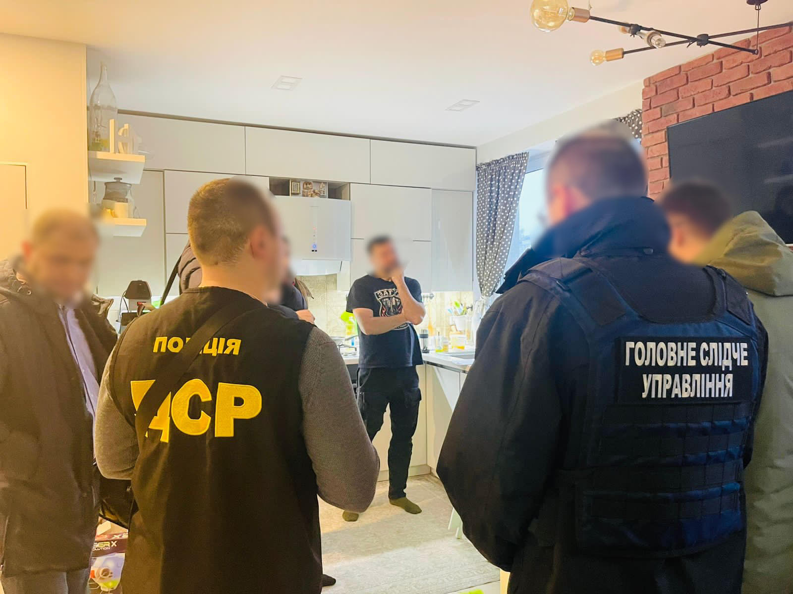 Розкрадання на закупівлях для ЗСУ. Раднику заступника Резнікова повідомили про підозру