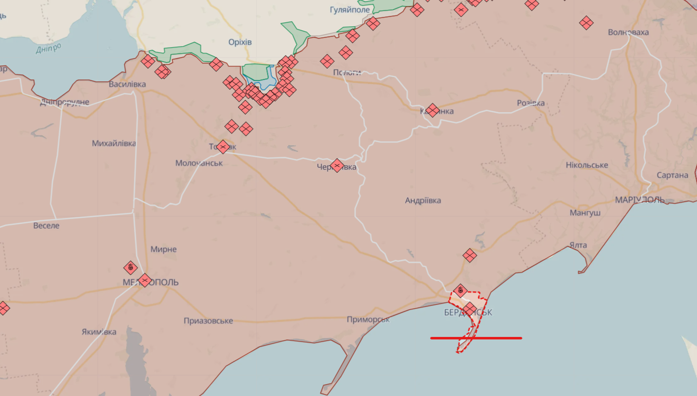 В Бердянске раздаются взрывы, над городом густой дым