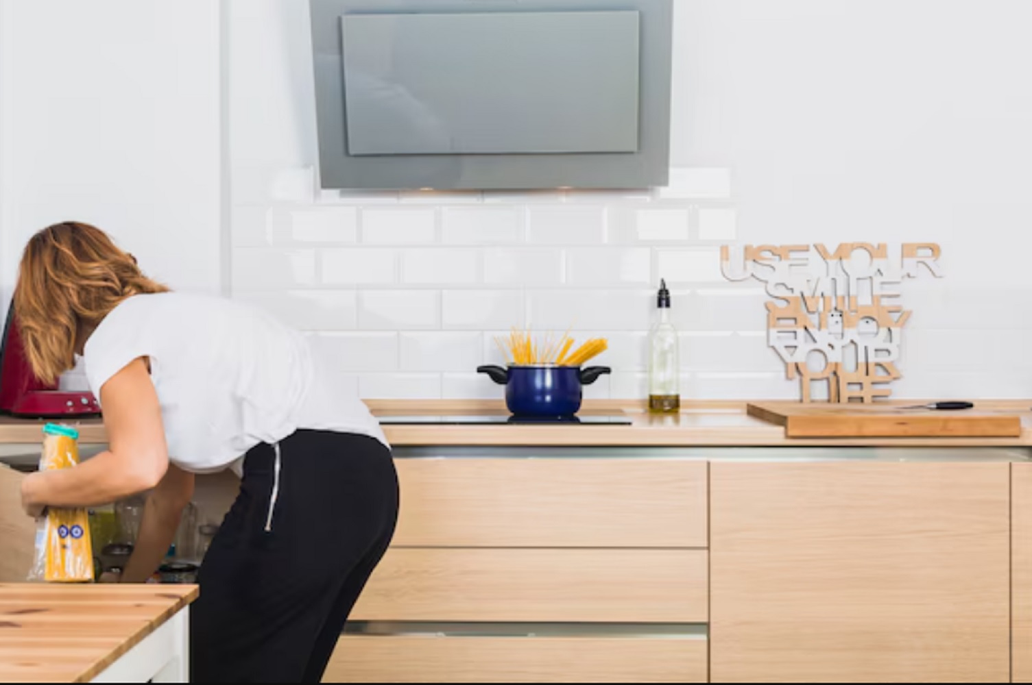 Как правильно убирать на кухне: что делать ежедневно, еженедельно и раз в месяц