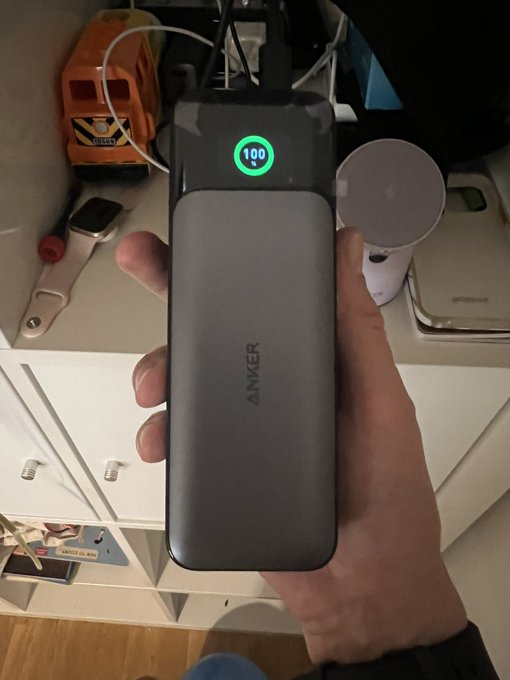 7 повербанков, которые спасут гаджеты при отключении света