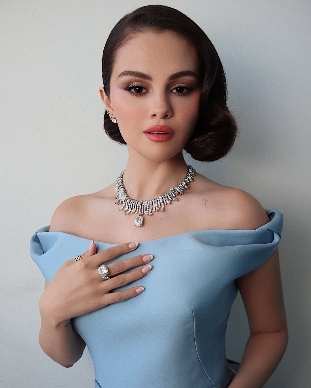 Манікюр Селени Гомес на &quot;Золотому глобусі-2025&quot;: дизайн, від якого всі божеволіли