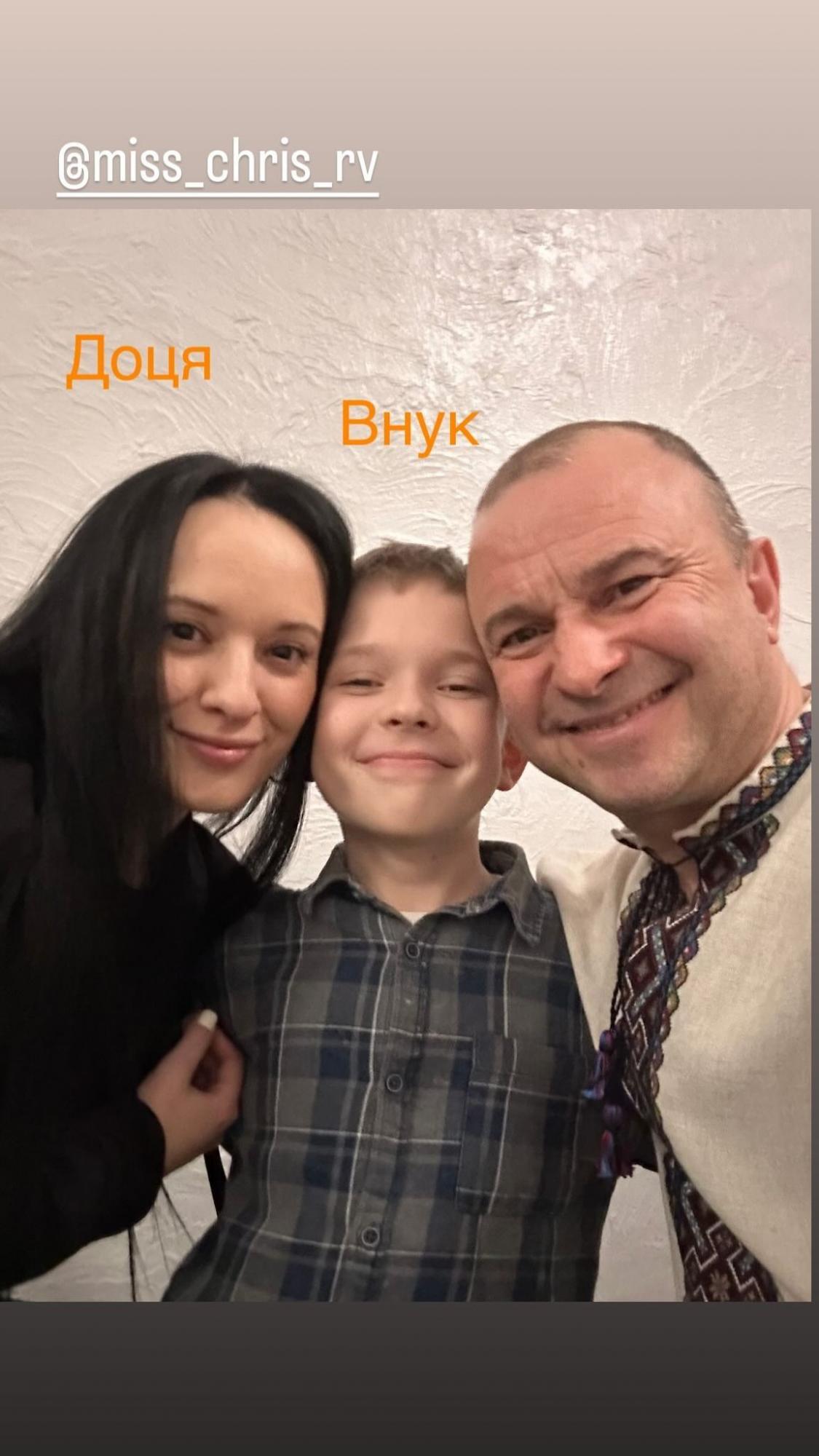 Віктор Павлік показав рідкісне фото з єдиною донькою та онуком