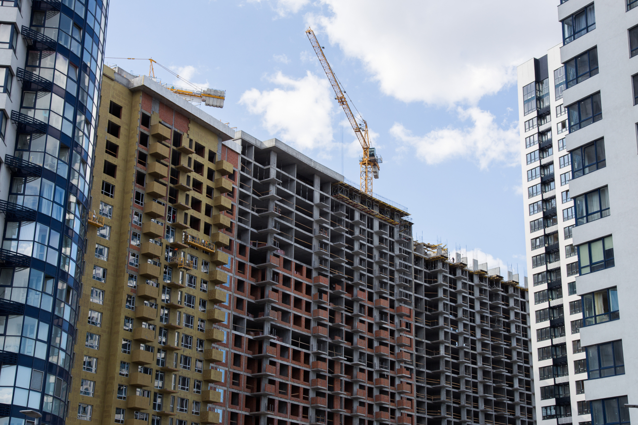 На самостроях будет поставлена точка: мнение экспертов об эксперименте Минрегиона