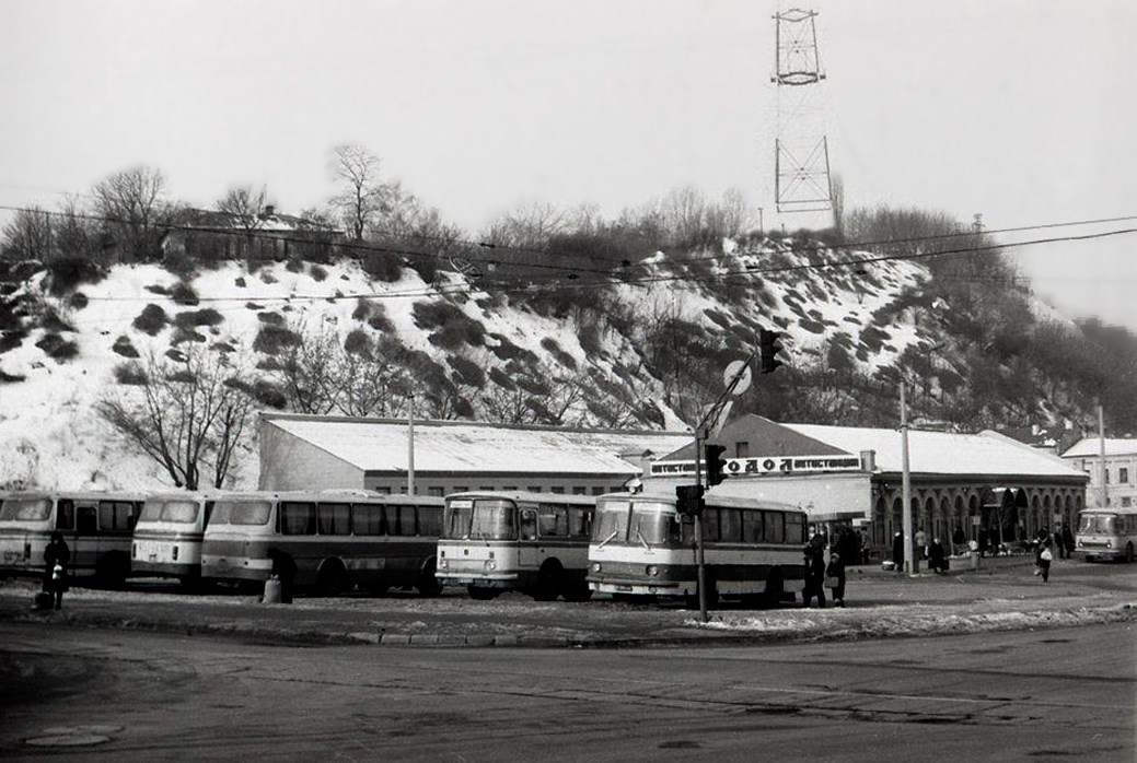 Висотка чи ТРЦ? Стала відома доля легендарної автостанції &quot;Поділ