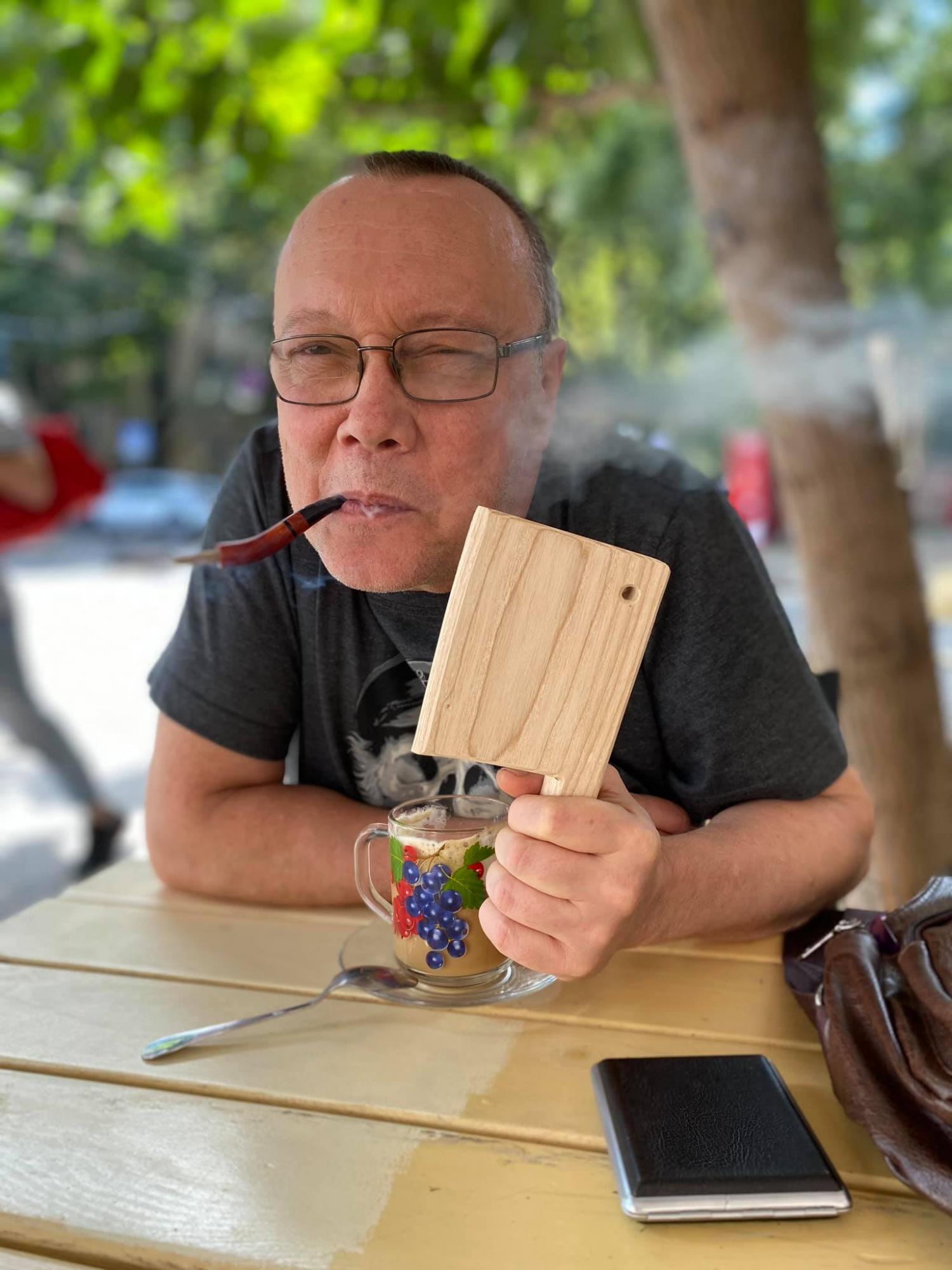 Звезда "Маски-шоу" удивил размером своей пенсии и признался, чем зарабатывает на жизнь