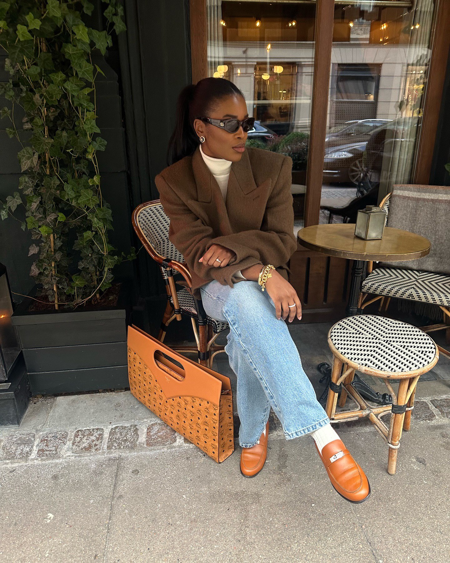 Что носить на работу осенью: 5 модных образов с трендовыми вещами, которые выделят вас из толпы