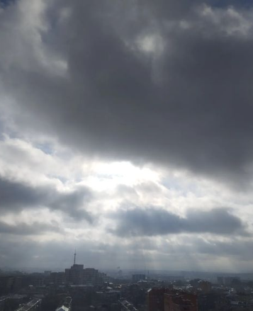 &quot;Там, где дыра в крыше&quot;: Сергей Жадан показал квартиру в Харькове, которую разрушили оккупанты