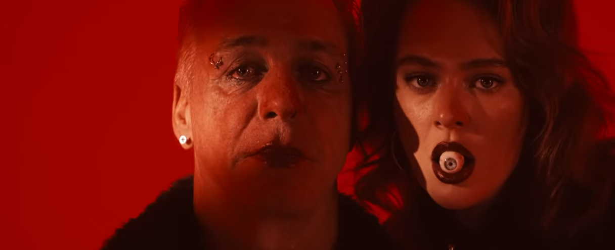 Соліст Rammstein, який раніше підтримав Україну, випустив кліп, знятий з росіянами у Москві