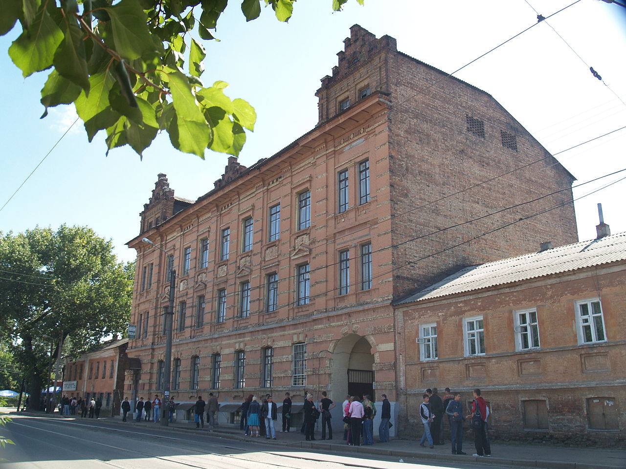 Росіяни знищили дронами у Харкові коледж, якому понад 100 років