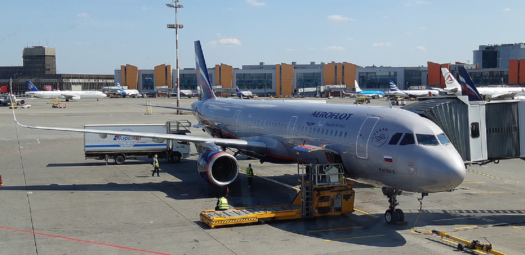 Абсолютне порушення. В Росії задумали робити копії деталей до зарубіжних літаків