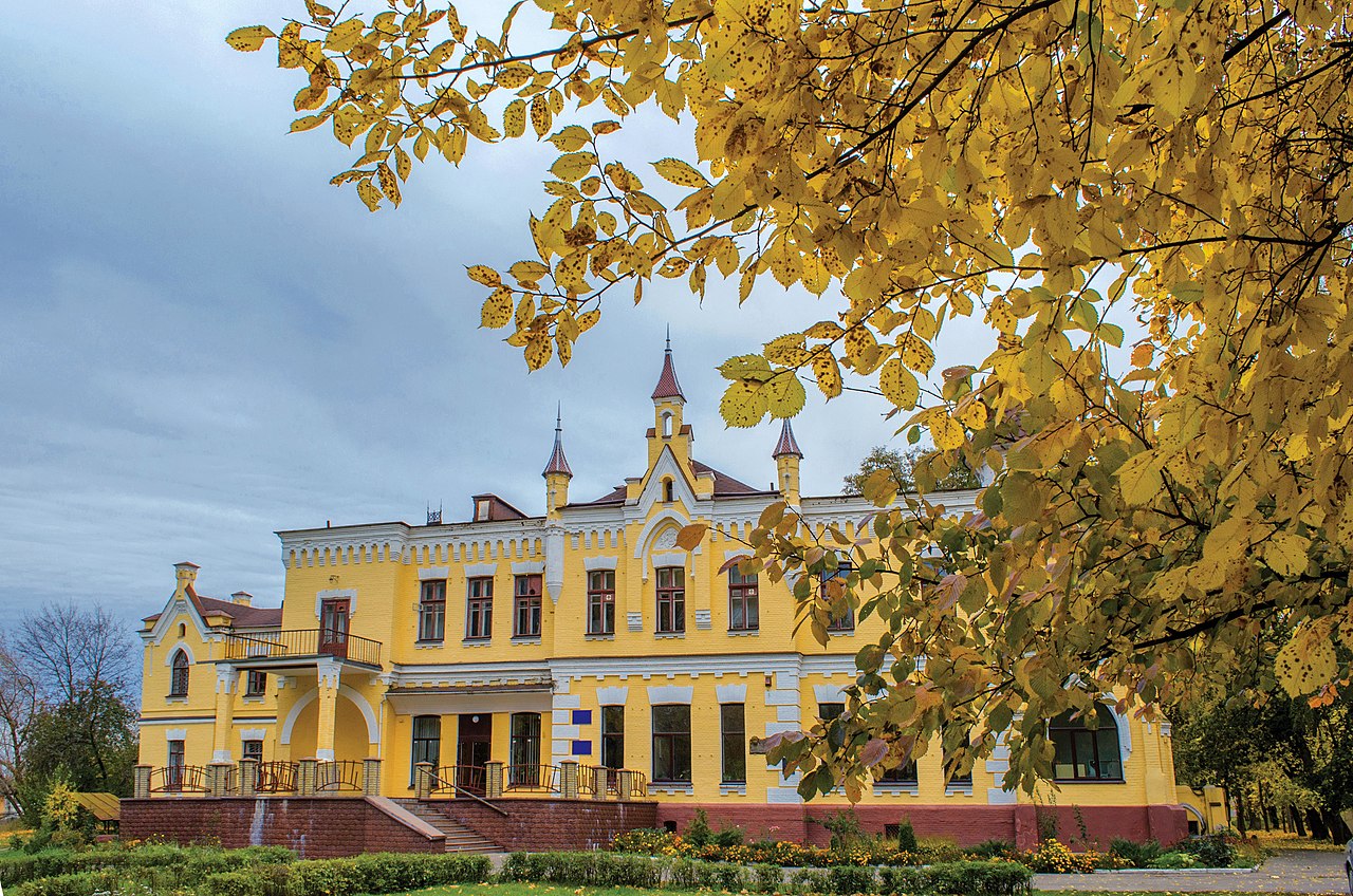Магія осіннього Чернігова. Найкращі локації для знайомства з містом