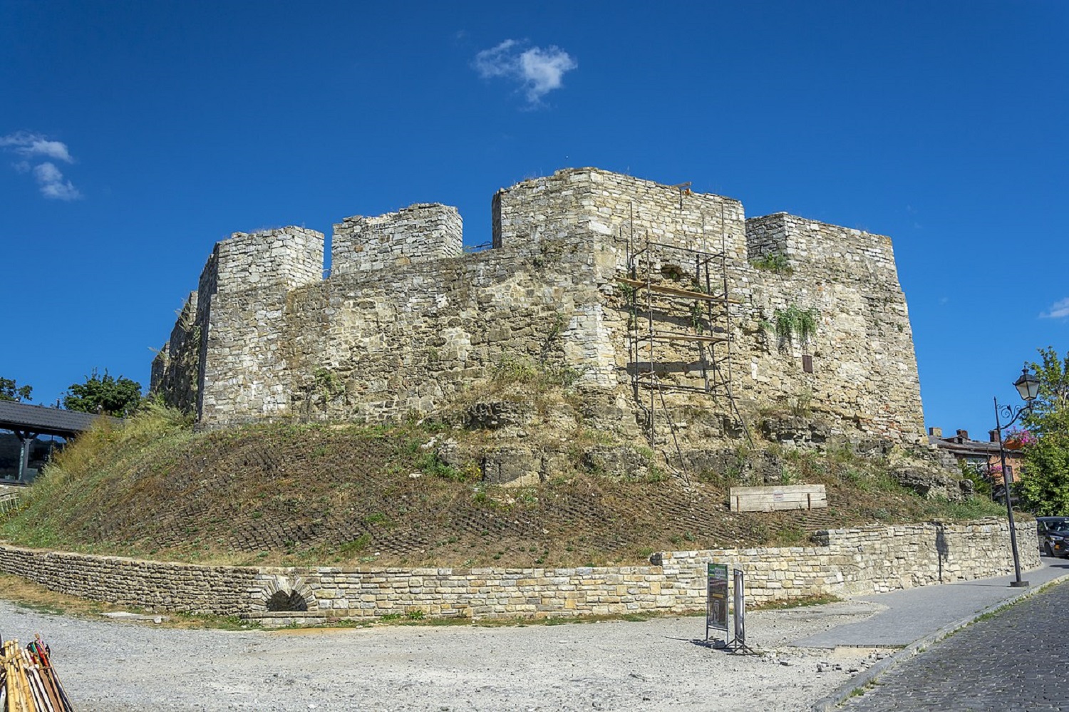 Откройте тайны Каменец-Подольского: что скрывает главная крепость Украины