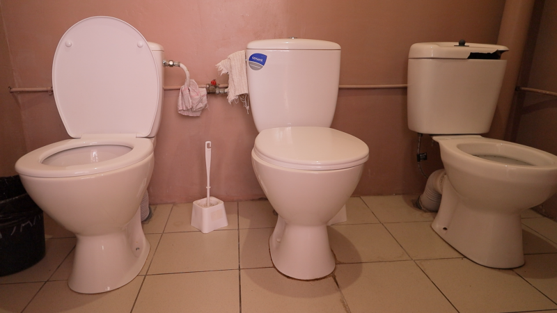 "Куда придут россияне, жить не останусь". Как переселенцы спасаются от войны в шелтерах