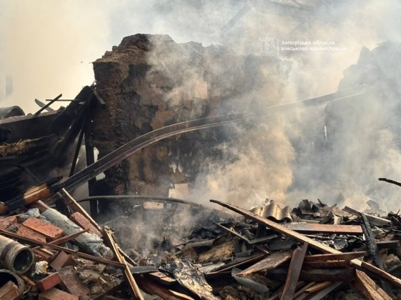 Russian strike hits downtown Zaporizhzhia, casualties continue to climb