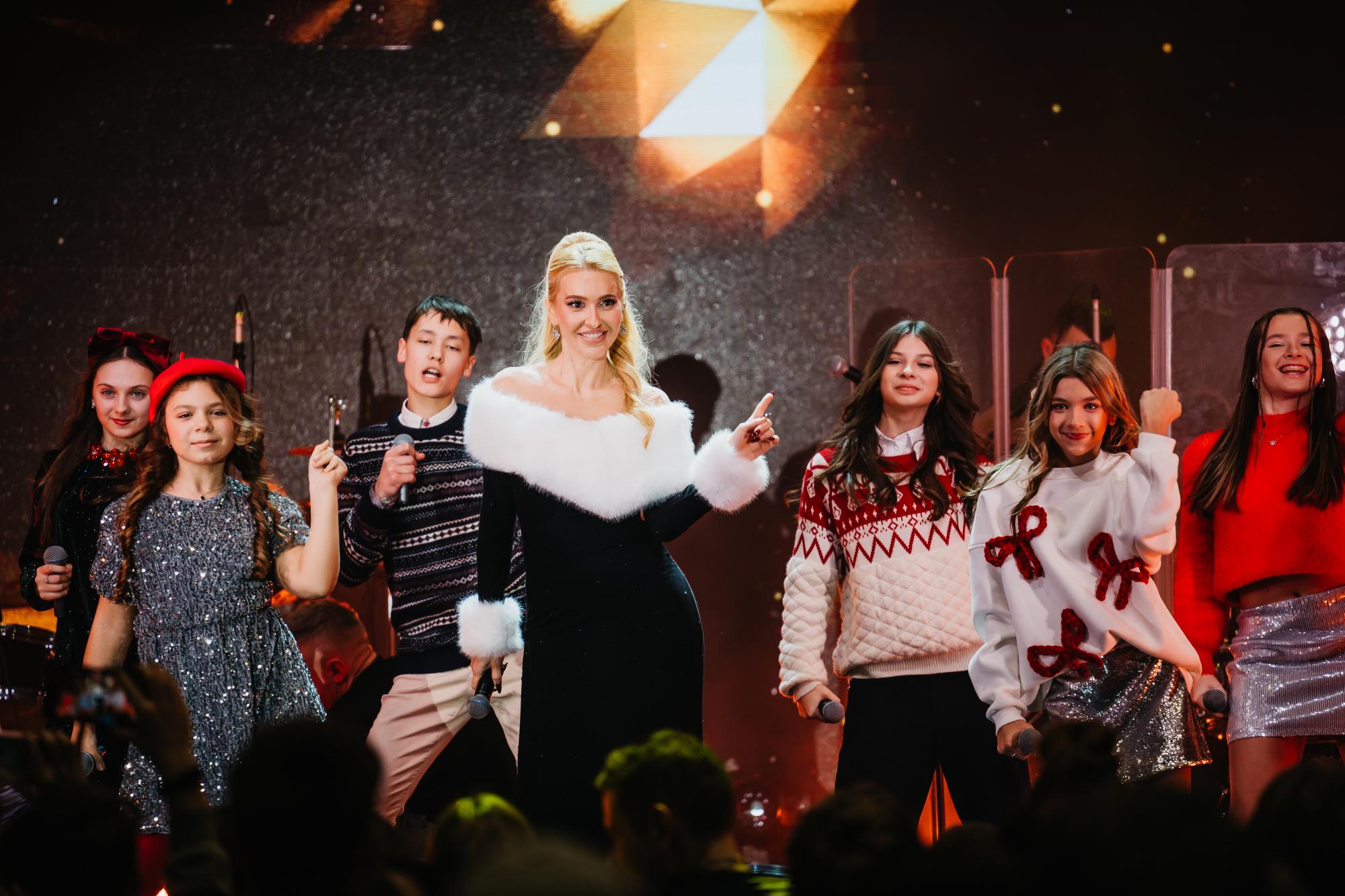 &quot;Під подушкою&quot;: как Даша Квиткова собирала деньги для детей (фото)