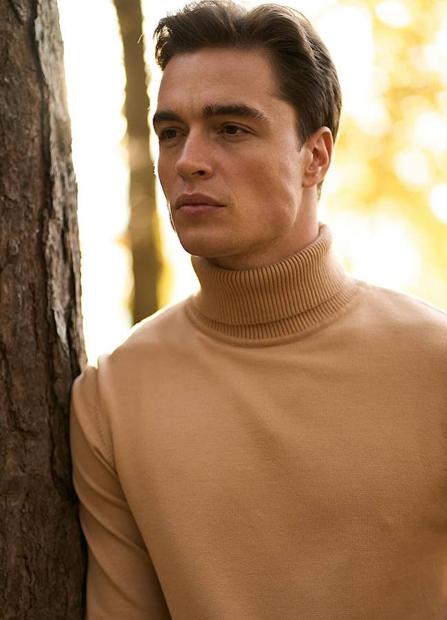 Військовий ЗСУ Назар Грабар змінив комуфляж на цивільний одяг і став обличчям українського бренду