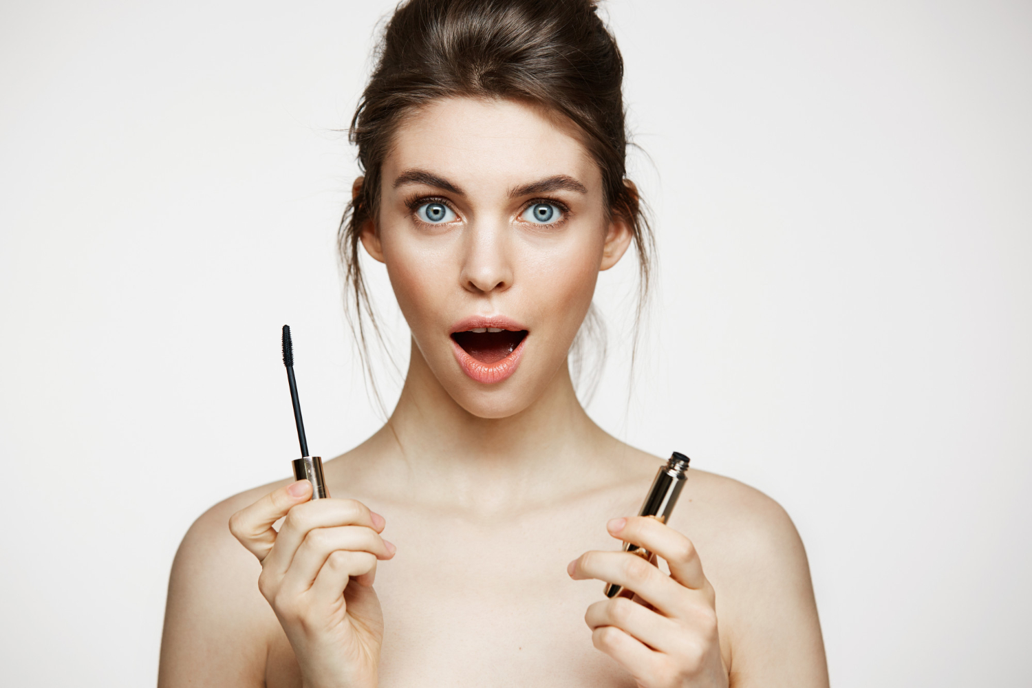 Макіяж, який не &quot;пливе&quot;: як зберегти мейк у дощ і вітер