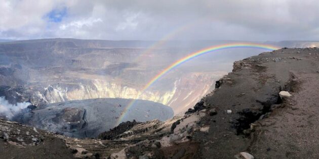 Створюють плаваюче каміння і не тільки. Цікаві факти про вулкани, які ви могли не знати