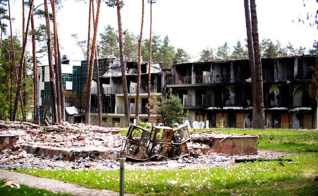 &quot;У людей немає моря&quot;. Як працюють заміські комплекси Київщини під час війни