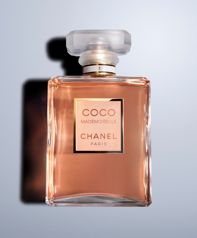 Топ-10 женских духов, которые никогда не выйдут из моды